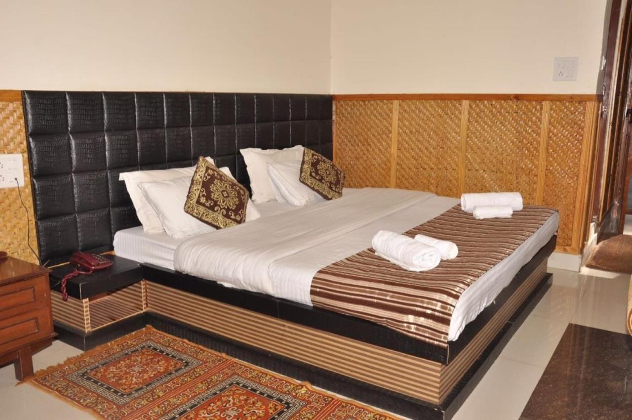 Himalaya Mount View Resort Каусани Экстерьер фото