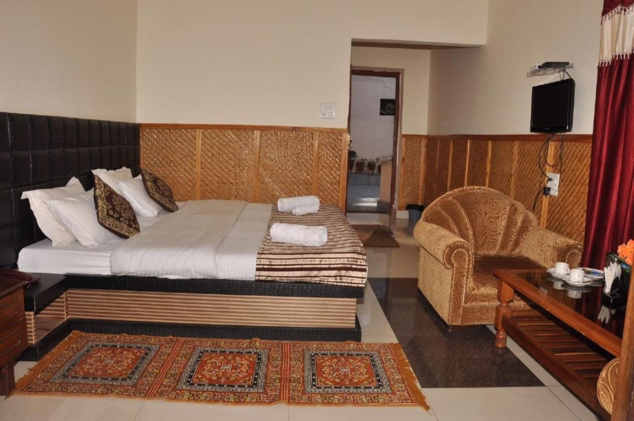 Himalaya Mount View Resort Каусани Экстерьер фото