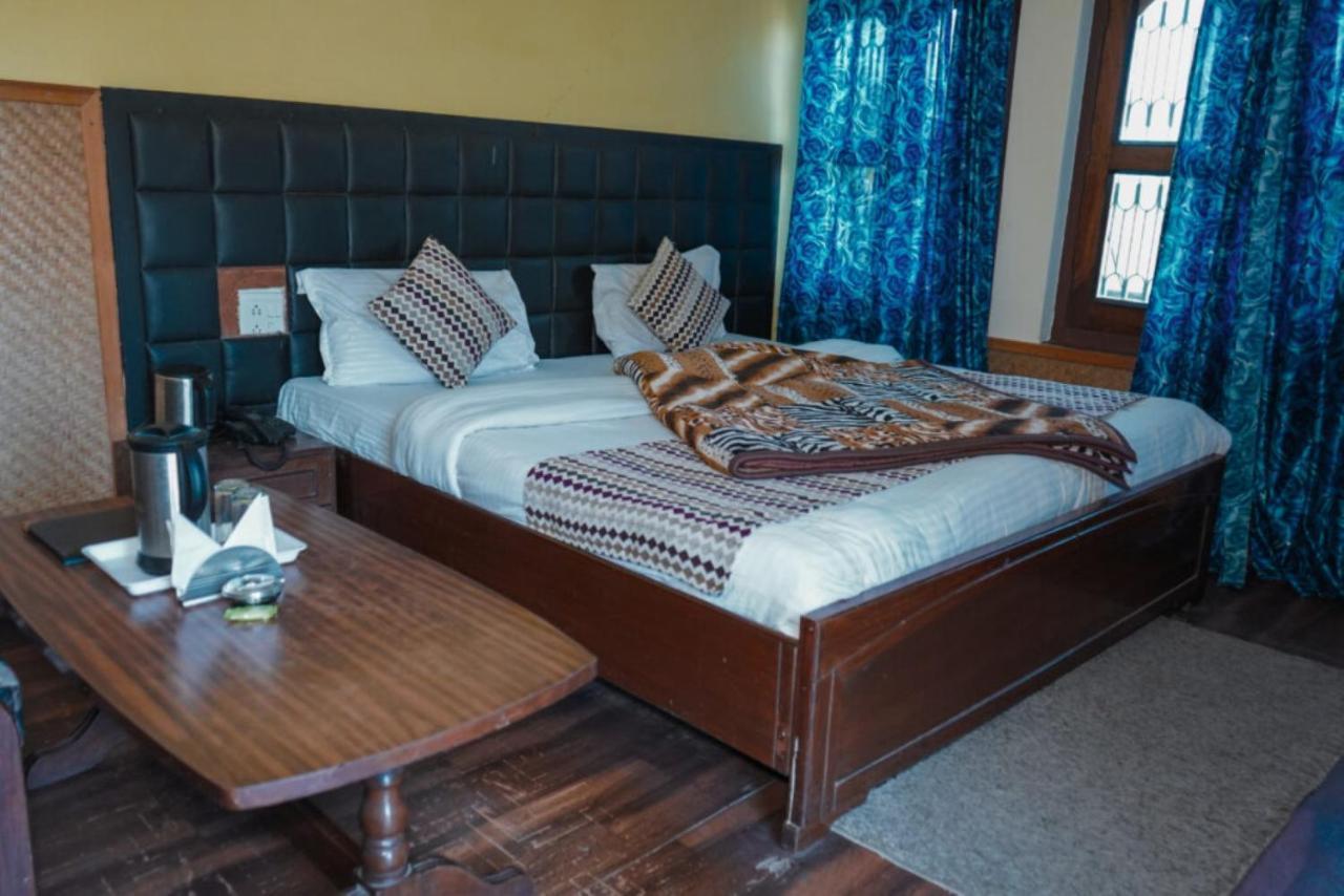 Himalaya Mount View Resort Каусани Экстерьер фото